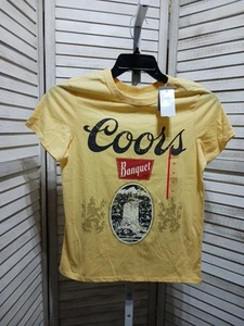 Coors Banquet Beer Womens Shirt Size XS Yellow Short Sleeves Logo Tee Crew Neck - Bild 1 von 11
