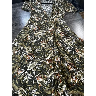 Banana Republic Size 0 Maxi Wrap Dress Tiger Leaf Print Short Sleeve - image 1 of 4