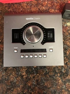 Universal Audio Apollo Twin MKII SOLO CORE  2 Audio Interface (LOOK) - Picture 1 of 6