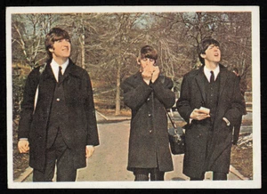 1964 Topps The Beatles (Farbe) #40 John Lennon, Ringo, Paul - Paul Speaking EX - Bild 1 von 2