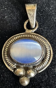 925 Mexico Sterling Silver Blue Cats Eye cabochon Pendant ATI Signed - Picture 1 of 4