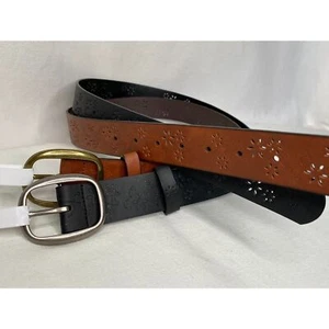 Jessica Simpson Gürtel Kunstleder perforiert Blumenmuster schwarz & hellbraun Größe Small - Bild 1 von 8