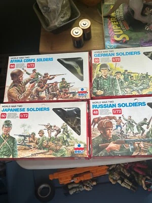 Lote de 4 soldados eje pozo esci alemanes, rusos, japoneses Foto 1 de 2