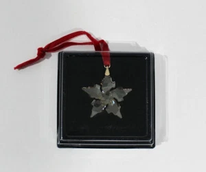 2021 Swarovski Crystal Small Gold Tone Ornament  5583848 - Picture 1 of 4