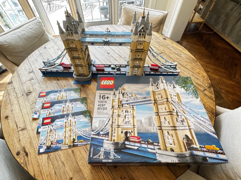 LEGO London Tower Bridge 10214 RETIRED 2010- 99.9% Complete, Excellent Condition - Image 1 of 4