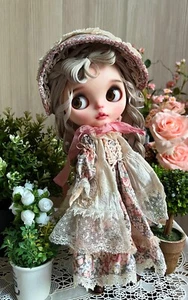 Artist Customized Blythe Doll (OOAK) + Random Gifts - Picture 1 of 13