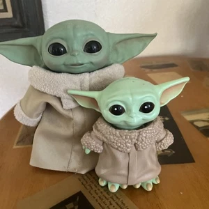Star Wars The Mandalorian THE CHILD “Talking “7.5" & Baby Yoda Talking 5” - Picture 1 of 4