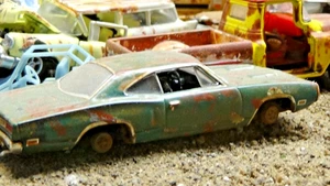 1970 Dodge Coronet car Weathered Custom Barn Find Abandon Junkyard 1/64 - Picture 1 of 10