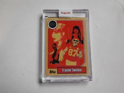 TOPPS PROJECT 70 TAYLOR SWIFT/TRAVIS KELCE ARTE PERSONALIZADO PARODIA "TRAYLOR SWELCE" Foto 1 de 4