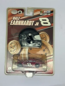 Casco de carreras Winners Circle #8 2007 Dale Earnhardt Jr negro 1:64 Monte Carlo SS - Imagen 1 de 2