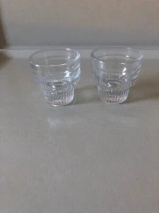2 x DDR Schnapsglas Gläser HO Mitropa Kneipe Schnaps Glas Stamper 4 cl Pressglas - Bild 1 von 1