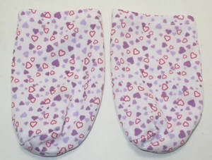 Blanco con Corazones Rosa Púrpura Un Par CALCETINES MUÑECA Solo Ajuste CPK Repollo Parche Niños - Imagen 1 de 4