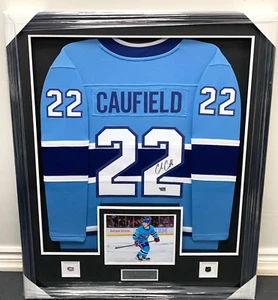 Camiseta deportiva firmada autenticada Cole Caufield Montreal Canadiens Fanatics enmarcada - Imagen 1 de 7