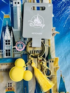 2025 Disney Parks Snack Mickey Mouse Amarillo Macaron Bolso Estilo Llavero Nuevo - Imagen 1 de 3