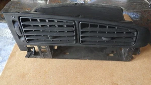 Boquillas de aire, ducha de aire tablero de instrumentos centro VW Golf III, piezas n.º 1H6819736B - Imagen 1 de 4