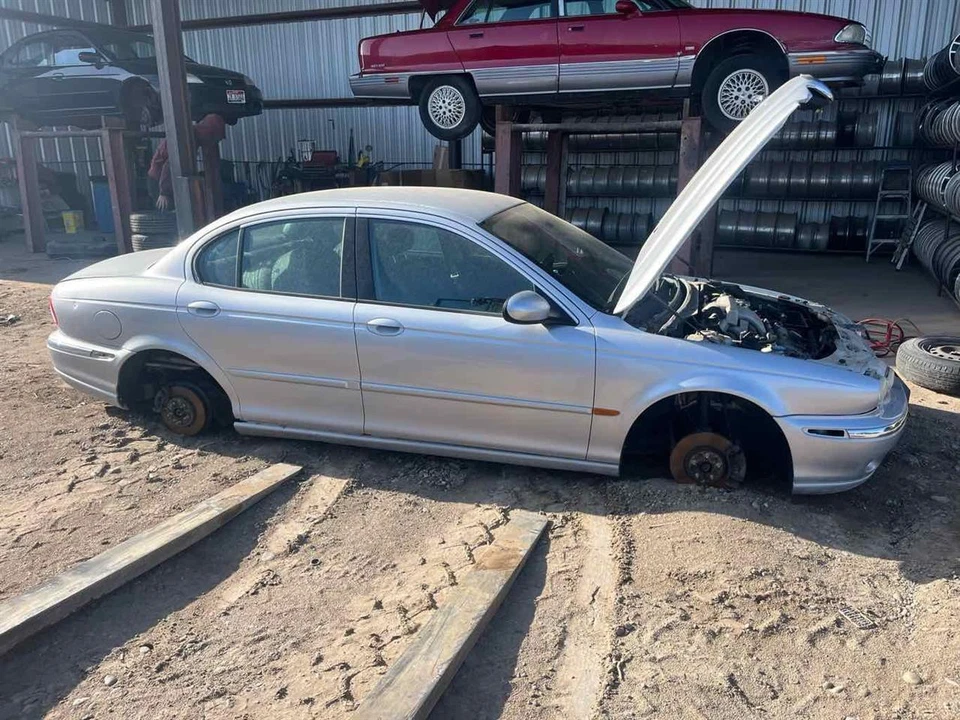 Used Front Right Lower Lower Control Arm Front fits: 2002 Jaguar X type Front Ri - Изображение 1 из 4