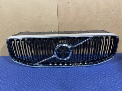 Grelha dianteira Volvo XC60 2017-2018 FABRICANTE DE EQUIPAMENTO ORIGINAL 31425537 31457606 - Imagem 1 de 4