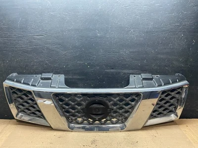 2005-2007 Nissan Pathfinder grade dianteira superior cromada aftermarket V2484 DG - Imagem 1 de 4