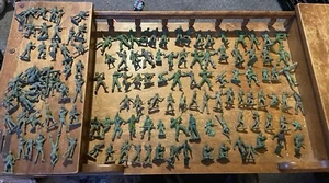Vintage Lot of 120+ Marx MPC Soldiers WWII Green Plastic Army Men - Picture 1 of 6