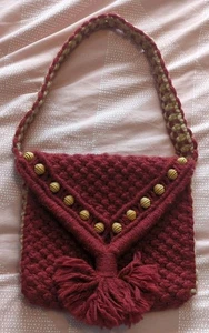 Macrame Wool Purse / shoulder bag with wooden Beads Vintage - Picture 1 of 12