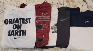 Lotto abbigliamento sportivo Nike (4 magliette e 1 felpa) - Foto 1 di 18