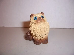 PERSIAN CAT - Miniature Figurine ("Adopt-a-Pet" Mini-Life by Art Collectibles) - Picture 1 of 4