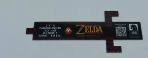 The Legend of Zelda Hyrule Historia - Sword Bookmark SDCC Promo Nintendo NES SÌ - Foto 1 di 6