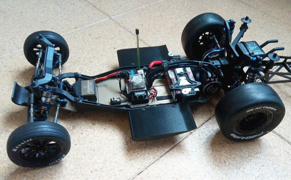 Presas de ala lateral SC6.1 sin preparación arrastre carreras AirFoil Downforce Team Associated NPRC Foto 1 de 4