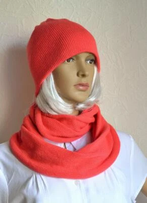 Hand made 100% cashmere women's hat & snood scarf set - Image 1 of 4