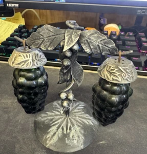 Vintage Hanging Grapes Salt And Pepper Set - Picture 1 of 4