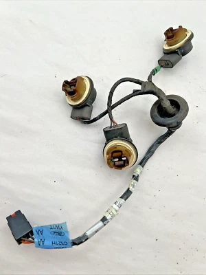 98-02 Lincoln Town Car Crown Vic Tail Light Wiring Harness OEM Left or Right - Image 1 of 4