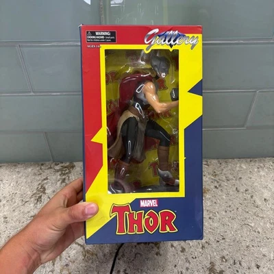 W36 Diamond Select Toys PVC Galería Marvel Diorama Mighty Thor Jane Foster Nuevo en caja Foto 1 de 4