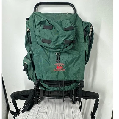 REI Trekker Wonderland Backpack Rucksack Green Black Camping Hiking Outdoor Bag Foto 1 de 4
