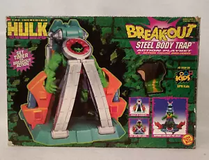 TOY BIZ - THE INCREDIBLE HULK - BREAK -OUT- STEEL BODY TRAP - Foto 1 di 5