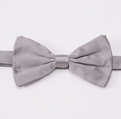 Nueva pajarita formal BRIONI plateada 100 % seda satinada hecha a mano en Italia Foto 1 de 2