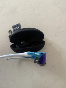 Oakley Sunglasses RADAR EV PATH Blue And White Frames/Blue - Prizm - Picture 1 of 5