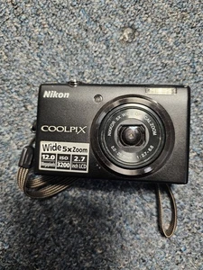 Nikon Coolpix S570 12.0 Mega Pixels 5x Optical Zoom, Digital Camera, Parts  - Picture 1 of 3