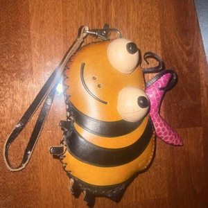 "Muñequera de cuero con cremallera de abejorro artesanal de ojos grandes de 5,5""" - Imagen 1 de 3