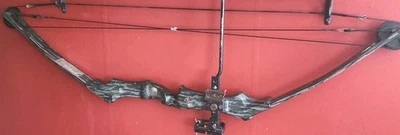 Retro 1990 Kodiak Camouflage Bear Bow - Image 1 of 4