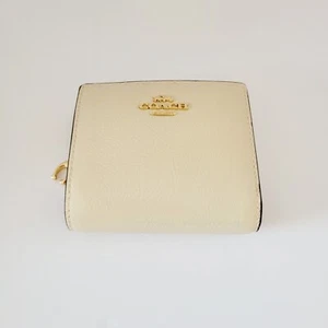 Coach CW790 Snap Wallet Crinkled Patent Leather Small Clutch Pearl - Picture 1 of 7