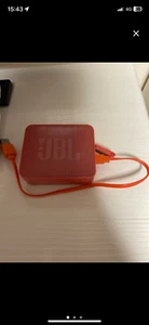 jbl go essential 2 rojo - Imagen 1 de 3