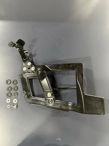 07 08 2009 Saturn Sky Front Bumper Fender Bracket Support Left Driver Side - Picture 1 of 20