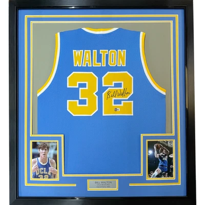 Camiseta deportiva universitaria azul UCLA 33x42 Bill Walton autografiada/firmada enmarcada certificado de autenticidad JSA Foto 1 de 2