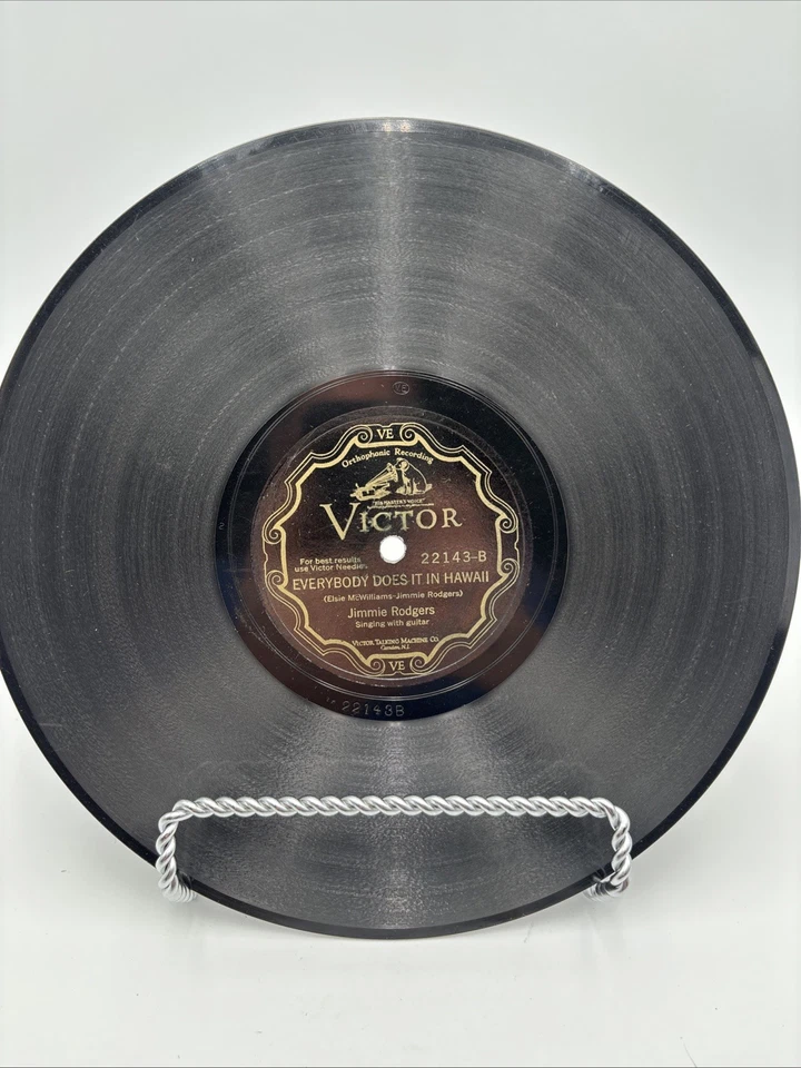 Jimmie Rodgers-Everybody does it in Hawaii-10”Victor Shellac 78RPM Record VG+ - Image 1 of 4