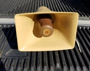 Fourjay Paging Talk-Back Horn Modello 205/70-T 5 Watt 70 Volt Altoparlante Forte Beige - Foto 1 di 5