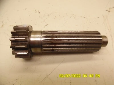 FORD 1910 TRANSMISSION MAIN SHAFT SBA-322520150 - Image 1 of 4