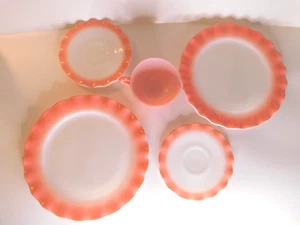 Hazel Caroline Pink Ruffled Dishes - 2 Plates, 2 Saucers & Creamer - Picture 1 of 13