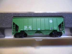 N - Red Caboose 15014-5 - PS-2 Covered Hopper, BNSF 406667      NIB w/M-M cpl - Picture 1 of 1