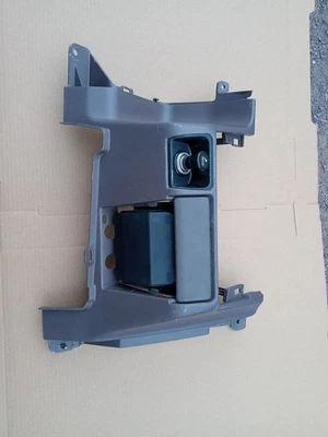 Toyota Tacoma SR5, moldura de painel inferior com bandeja de cinzas, 1995-1997, Tan-FE44, 55413-04020 - Imagem 1 de 4