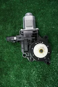 2019 2020 2021 HYUNDAI GENESIS G70 RIGHT REAR PASSENGER WINDOW MOTOR OEM - Picture 1 of 6